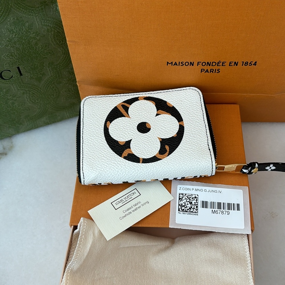 SOLD—-🔥NWT Louis Vuitton jungle coin purse - Picture 5 of 12